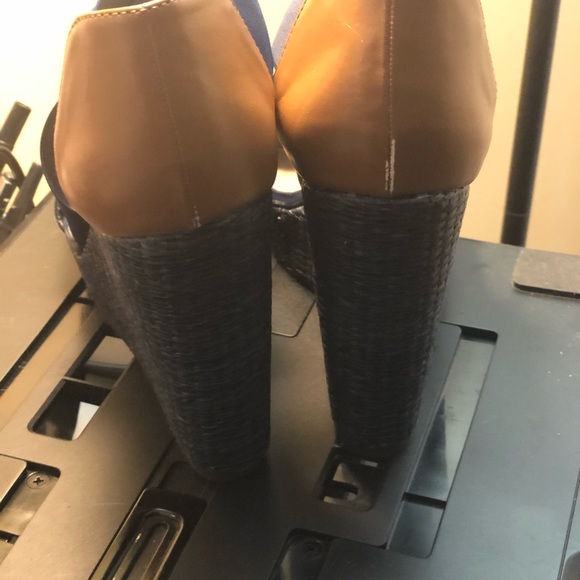 Steve Madden Wedge Sandal - Picture 4 of 11